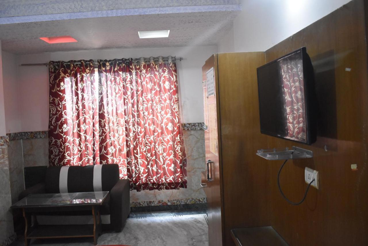 Hotel Shri Hari Palace By Wb Inn Vrindāvan Dış mekan fotoğraf