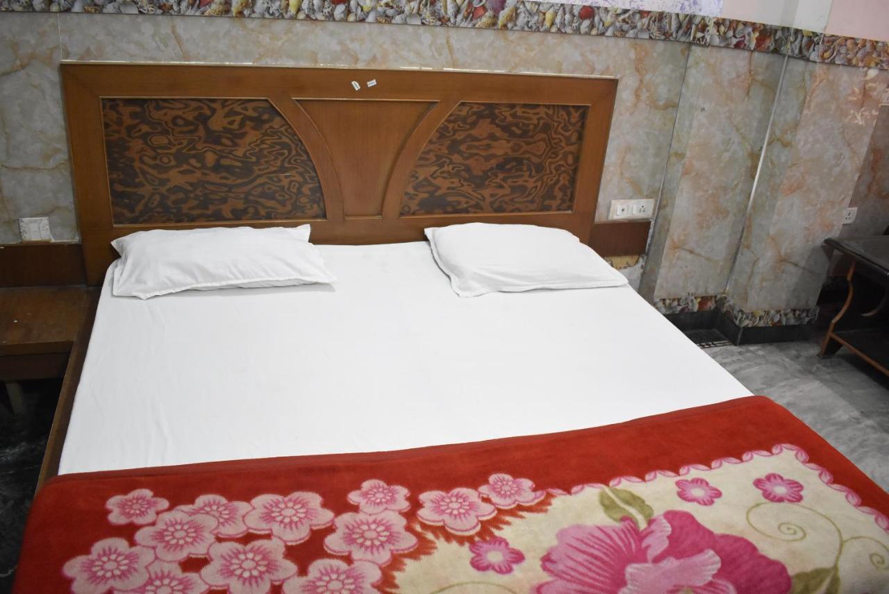 Hotel Shri Hari Palace By Wb Inn Vrindāvan Dış mekan fotoğraf